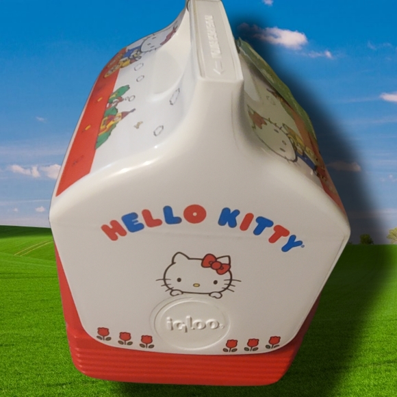 SANRIO HELLO KITTY X IGLOO Mini Cooler - Picture 2 of 7